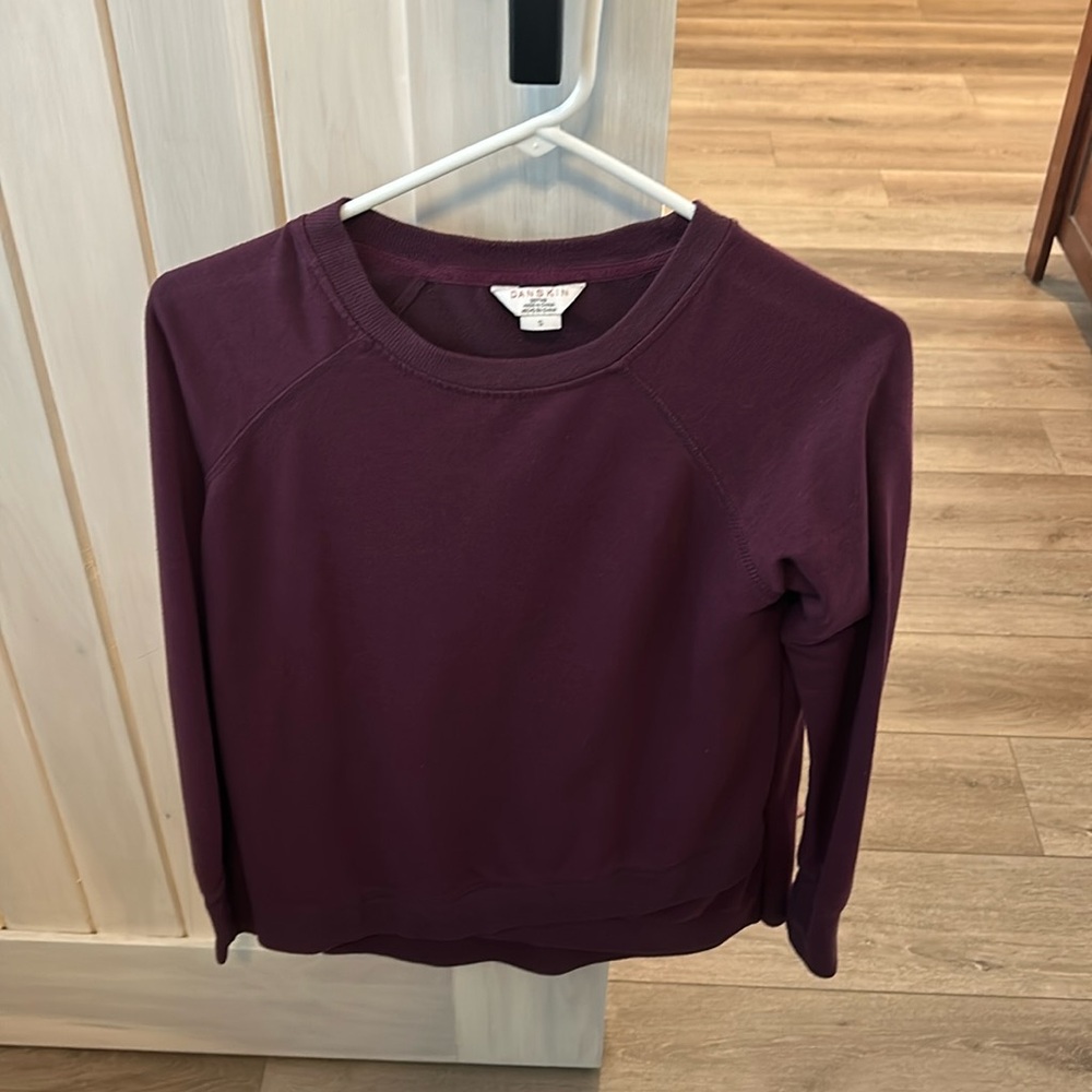 purple long sleeve sweater / shirt Danskin